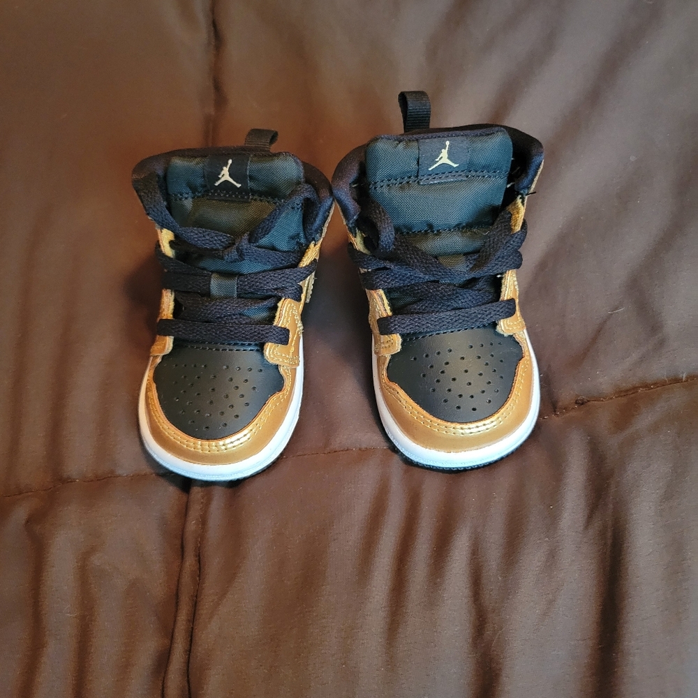 Infant/Toddler Nike shoes